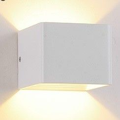 500lm Iron Aluminum 2 Face Glowing 2*3w/2*6w LED Wall Lamp Ideal for Indoor and Outdoor